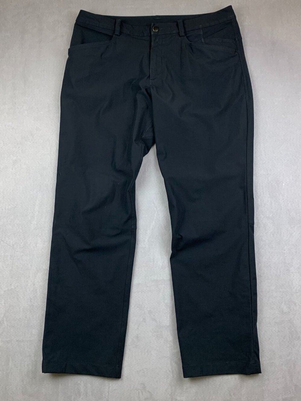 Lululemon Men 34 Black Chino ABC Pant Classic Tapered Warpstreme Stretch 34x30.5